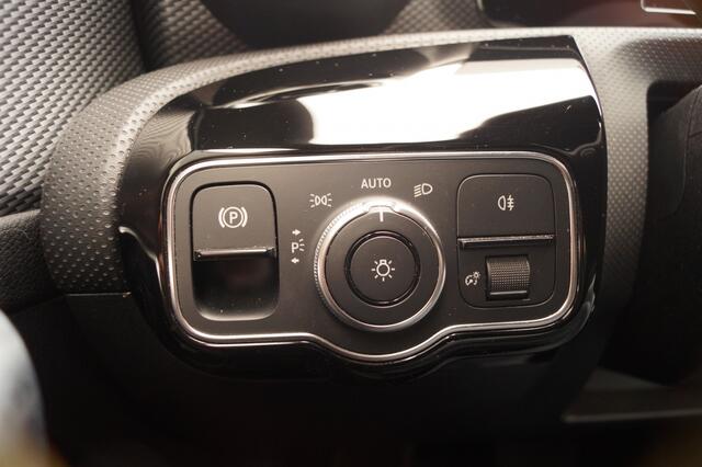 Mercedes-Benz CLA-KLASSE Shooting Brake 250e Business Edition -NAVI-ECC-PDC-