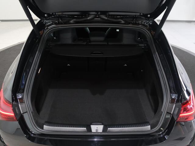 Mercedes-Benz CLA-KLASSE Shooting Brake 180 Business Solution AMG | Panoramaschuifdak | Head-up display | Trekhaak | 360° camera | Dodehoekassistent | MULTIBEAM LED koplampen |