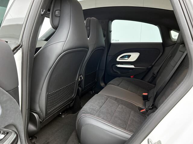 Mercedes-Benz CLA-KLASSE 250+ Launch Edition 85 kWh | Trekhaak | Panoramadak | Memorypakket | Multibeam LED | Warmtepomp | Adaptieve cruisecontrol | Nightpakket | 19 inch AMG velgen | Sierdelen aluminium |