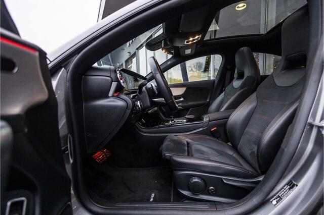 Mercedes-Benz CLA-KLASSE 180 AMG Line | Pano | Camera | 19"