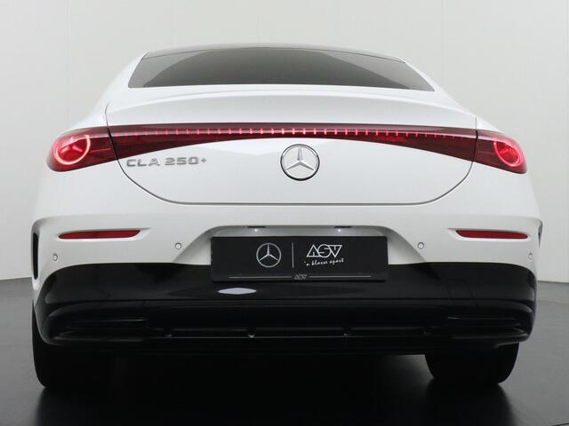 Mercedes-Benz CLA-KLASSE 250+ Launch Edition 85 kWh Accu | Memorystoelen | Warmtepomp | Multibeam Led | Stoelverwarming Voorin | Distronic Cruise Control | Achteruitrijcamera | Nightpakket | Dodehoekassistent