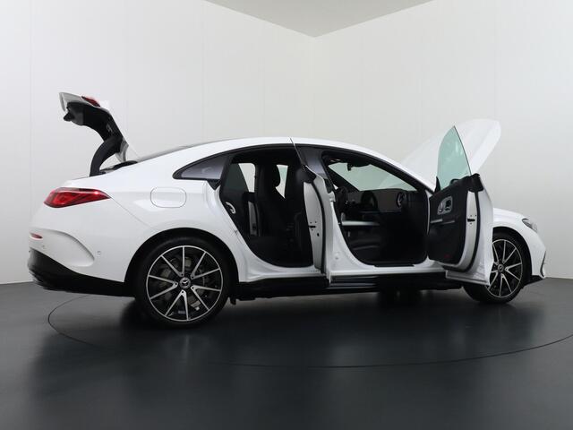 Mercedes-Benz CLA-KLASSE 250+ Launch Edition 85 kWh Accu | Memorystoelen | Warmtepomp | Multibeam Led | Stoelverwarming Voorin | Distronic Cruise Control | Achteruitrijcamera | Nightpakket | Dodehoekassistent
