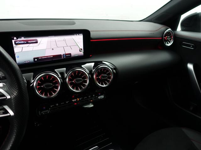 Mercedes-Benz CLA-KLASSE 250 e AMG Line Aut- Facelift, 360 camera, Stoplicht camera, Burmester Audio, Panoramadak, Sfeerverlichting