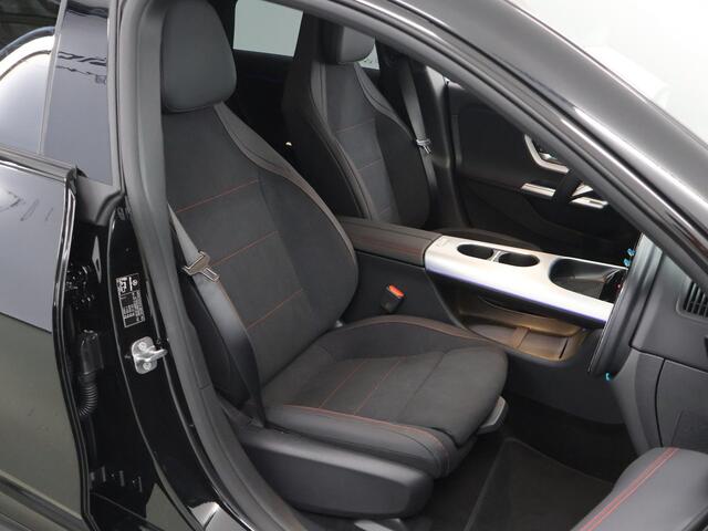 Mercedes-Benz CLA-KLASSE 250+ Launch Edition 85 kWh | Night | Panoramadak | Stoelverwarming | DISTRONIC | Achteruitrijcamera | Dodehoekassistent |