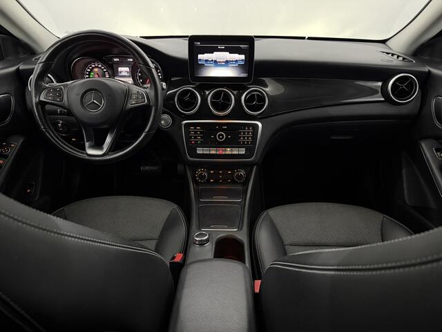 Mercedes-Benz CLA-KLASSE 180 Ambition Camera, Navi, Keyless start, Cruise control, A start stop, Half leder, Lichtmetalen velgen