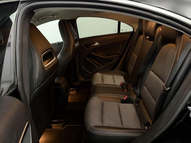 Mercedes-Benz CLA-KLASSE 180 Ambition Camera, Navi, Keyless start, Cruise control, A start stop, Half leder, Lichtmetalen velgen