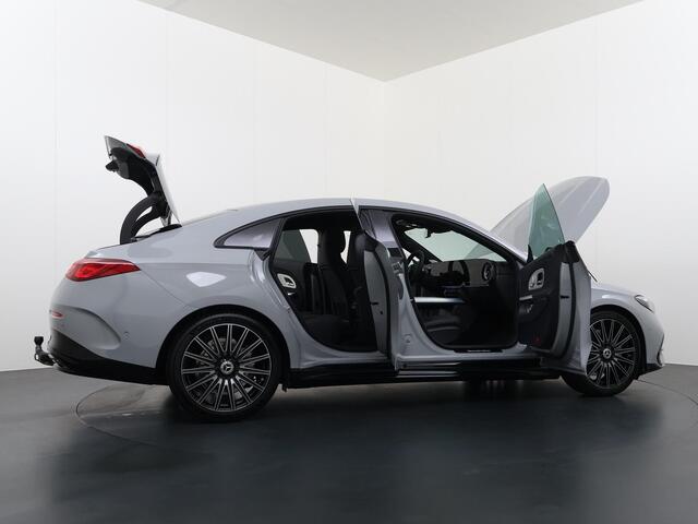 Mercedes-Benz CLA-KLASSE 180 Business Solution AMG | AMG Line Plus | Premium Plus Pakket | Night Pakket | Trekhaak | Panoramadak | MBUX Superscreen | Burmester 3D Surround | Head-up Display | Adaptieve Cruise Control | Dodehoekassistent | Verkeersbordenassistent | MULTIBEAM LED