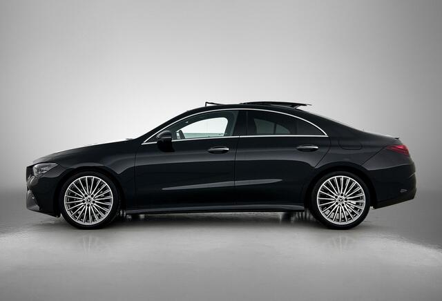 Mercedes-Benz CLA-KLASSE 180 Star Edition AMG Line Plus | Parkeerpakket met 360°-camera | Head-up display | Voorstoelen met Memory | Dodehoekassistent | Antidiefstalpakket GUARD 360° Plus | Draadloos oplaadsysteem voor Smartphone |