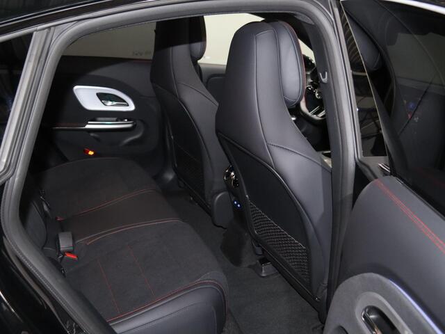 Mercedes-Benz CLA-KLASSE 250+ Launch Edition 85 kWh | Night | Panoramadak | Stoelverwarming | DISTRONIC | Achteruitrijcamera | Trekhaak |