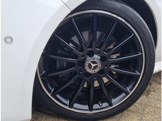 Mercedes-Benz CLA-KLASSE Shooting Brake 180 | PANO | 18" | AMG | LED | AUTOMAAT | DEALER ONDERHOUDEN |