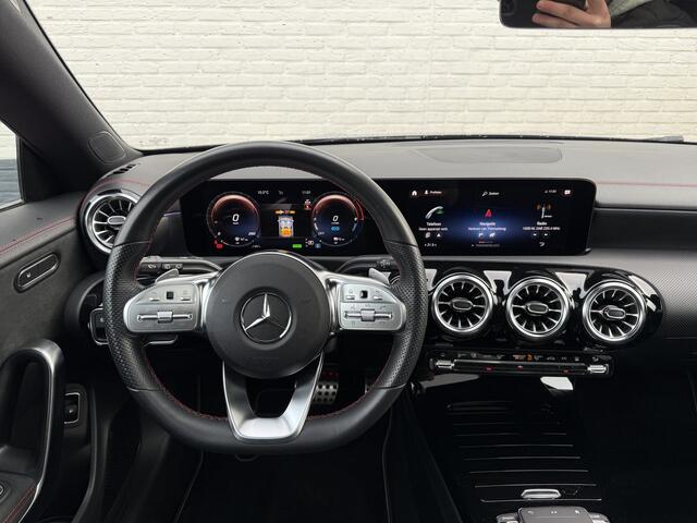 Mercedes-Benz CLA-KLASSE Shooting Brake 250 e AMG Line | Pano | Trekhaak | Ambient Light | Camera | LED | 19 inch