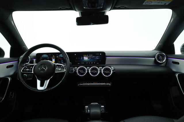 Mercedes-Benz CLA-KLASSE 250 e Luxury Line | Pano | Elek. Trekhaak | Dig. Cockpit | Cruise | Stoelverw. | Camera | Keyless | 18'' | Multibeam