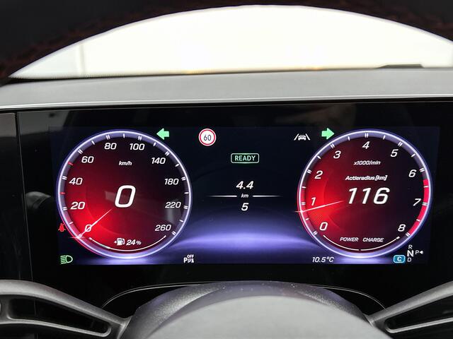 Mercedes-Benz CLA-KLASSE 180 Business Solution AMG | Memorypakket | Panoramadak | Nightpakket | Multibeam LED | THERMOTRONIC | 19 inch AMG velgen | Smartphone integratie | Adaptieve cruisecontrol |