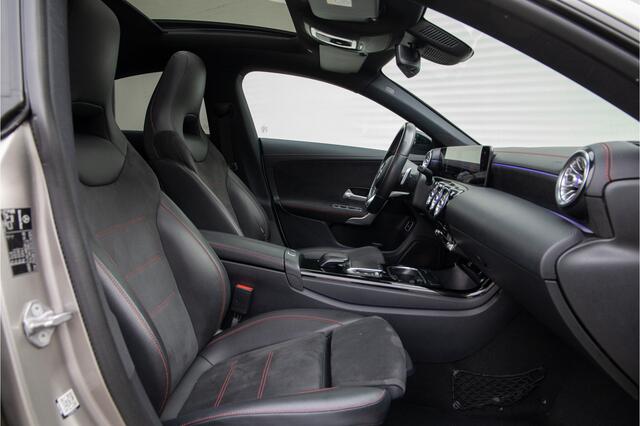 Mercedes-Benz CLA-KLASSE 180 AMG Nightpakket, Pano, Widescreen, Sfeerverlichting, Camera 2020