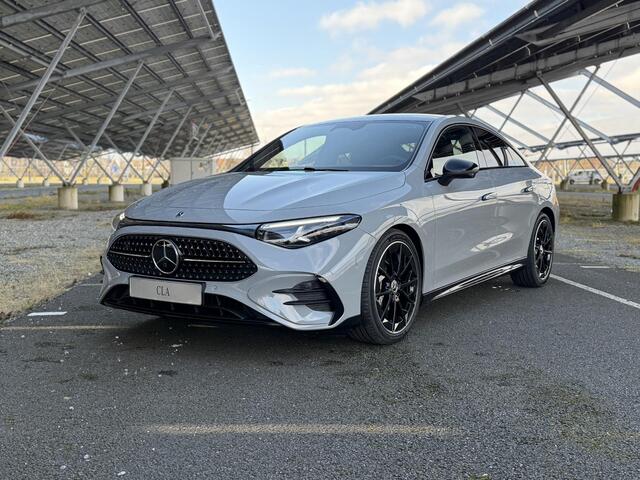 Mercedes-Benz CLA-KLASSE 180 Business Solution AMG | Night | Superscreen | Panoramadak | Trekhaak | Memory | Sfeerverlichting | Parkeercamera |