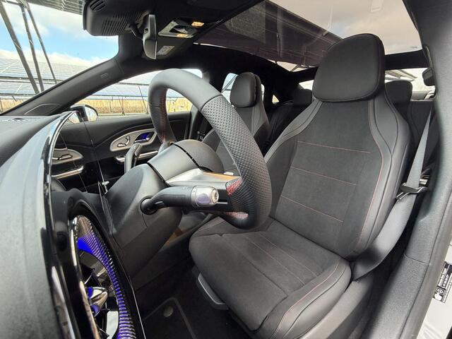 Mercedes-Benz CLA-KLASSE 180 Business Solution AMG | Night | Superscreen | Panoramadak | Trekhaak | Memory | Sfeerverlichting | Parkeercamera |