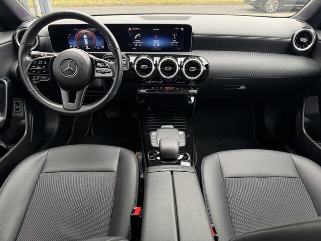 Mercedes-Benz CLA-KLASSE Shooting Brake 180 Business Solution