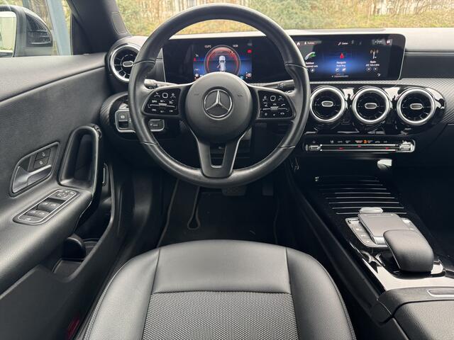 Mercedes-Benz CLA-KLASSE Shooting Brake 180 Business Solution