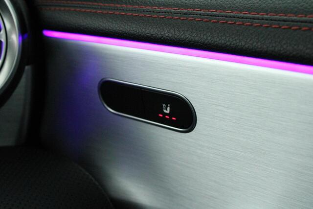 Mercedes-Benz CLA-KLASSE 200 163pk Solution AMG Trekhaak Camera Burmester Stoelverwarming Sfeerverlichting Panoramadak Navigatie