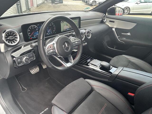 Mercedes-Benz CLA-KLASSE Shooting Brake 180 AMG | Panoramadak | Night Pakket