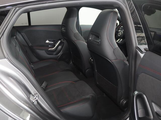 Mercedes-Benz CLA-KLASSE Shooting Brake 250e Business Solution AMG | Panoramaschuifdak | Nightpakket | Achteruitrijcamera