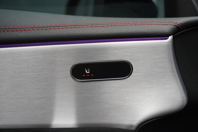 Mercedes-Benz CLA-KLASSE 200 Business Solution AMG | Panoramadak | Stoelverwarming | Keyless | Cruise Control | Ambiance verlichting | Camera | Parkeersensoren |