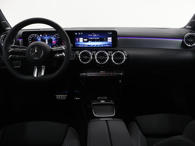 Mercedes-Benz CLA-KLASSE Shooting Brake 180 Business Solution AMG | AMG Line Plus | Nightpakket | Head-up display | 360° camera | Dodehoekassistent | 19 inch AMG Velgen |