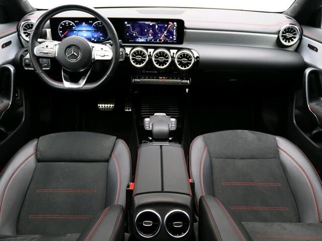 Mercedes-Benz CLA-KLASSE Shooting Brake 250 e Business Solution AMG Limited AMG Line | Night Pakket | Panorama Schuif-Kanteldak | MultiBeam Koplampen | Sfeerverlichtiing. Inclusief 24 maanden Mercedes-Benz Certified garantie voor Europa.