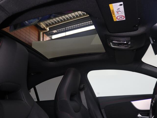 Mercedes-Benz CLA-KLASSE 180 Business Solution AMG | Panoramaschuifdak | Trekhaak | Burmester | Rijassistentiepakket Plus | Techniekpakket | Winterpakket |