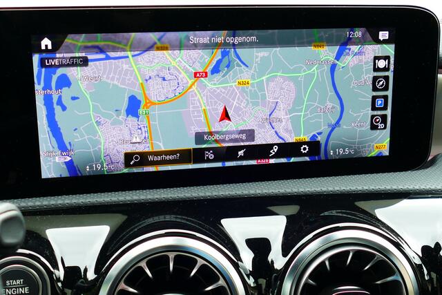 Mercedes-Benz CLA-KLASSE Shooting Brake 200 AMG Line. Panodak,