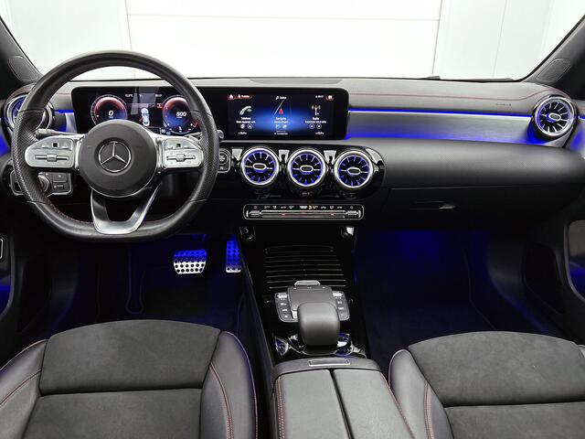 Mercedes-Benz CLA-KLASSE 180 Business Solution AMG Sfeerverlichting | Nightpakket | Achteruitrijcamera | Inclusief 12 Maanden Garantie.