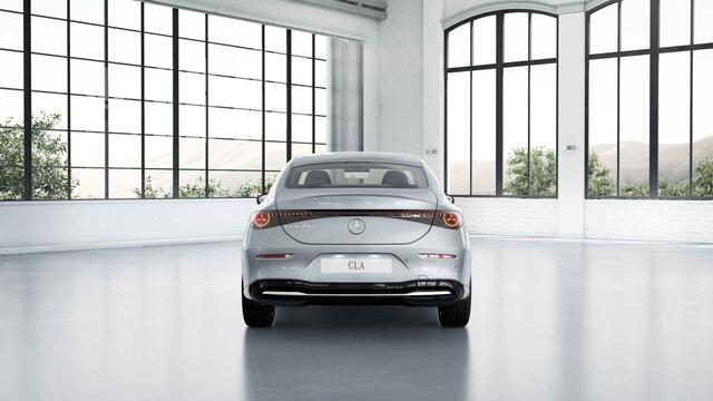 Mercedes-Benz CLA-KLASSE 180 Business Solution Luxury | Dodehoekassistent | Panoramadak | Stoelverwarming | LED koplampen | Adaptieve cruisecontrol | Achteruitrijcamera |