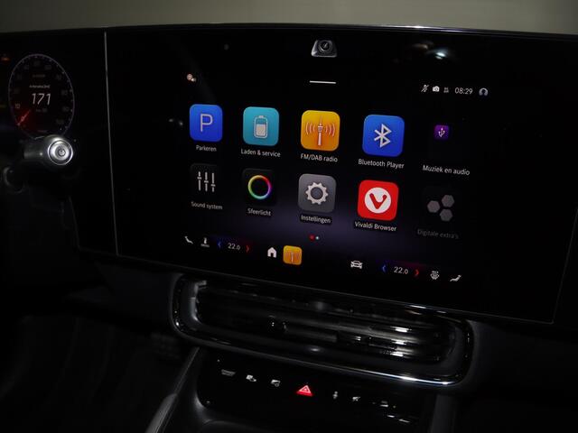 Mercedes-Benz CLA-KLASSE 250+ Launch Edition 85 kWh | Night | Panoramadak | Stoelverwarming | DISTRONIC | Achteruitrijcamera | Dodehoekassistent |