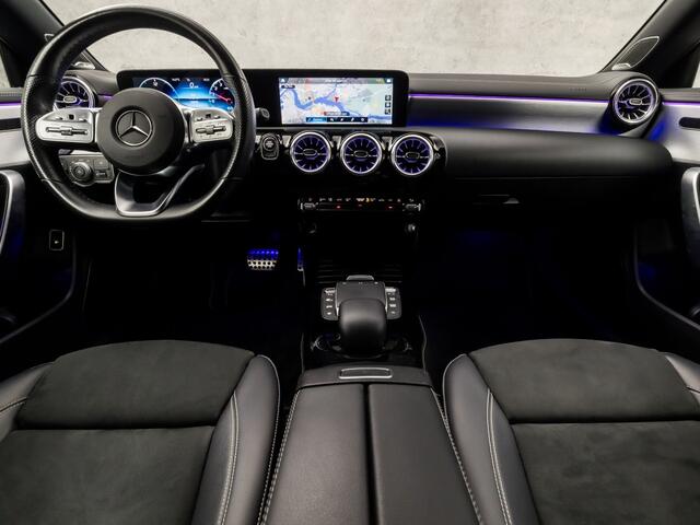 Mercedes-Benz CLA-KLASSE 250 e AMG Sport 218Pk Automaat (APPLE CARPLAY, SFEERVERLICHTING, BURMESTER, GETINT GLAS, CAMERA, LEDER/ALCANTARA, STOELVERWARMING, WIDESCREEN, NIEUWSTAAT)
