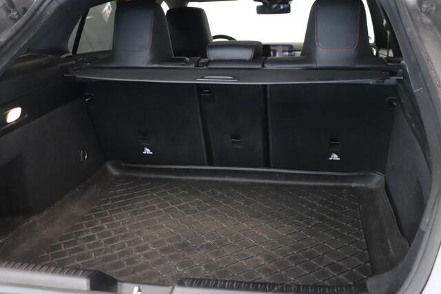 Mercedes-Benz CLA-KLASSE Shooting Brake 180 Business Solution AMG | Panoramadak | 18"Lichtmetaal | Trekhaak | Stoelverwarming |