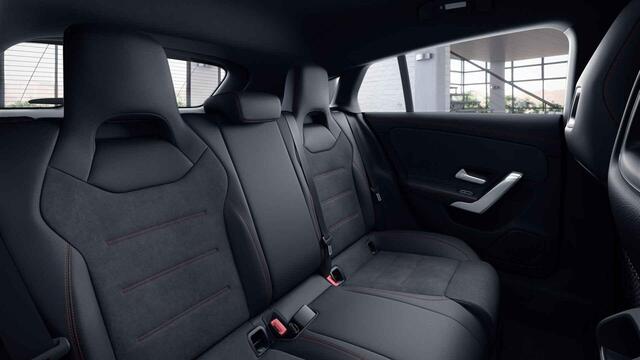 Mercedes-Benz CLA-KLASSE Shooting Brake 250 e Premium | AMG | Widescreen | Stoelverwarming | Sfeerverlichting | Achteruitrijcamera |