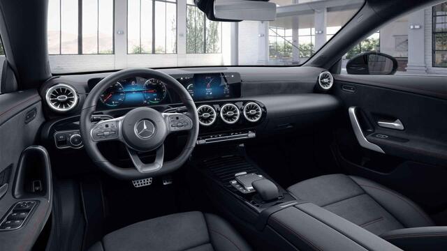 Mercedes-Benz CLA-KLASSE Shooting Brake 250 e Premium | AMG | Widescreen | Stoelverwarming | Sfeerverlichting | Achteruitrijcamera |