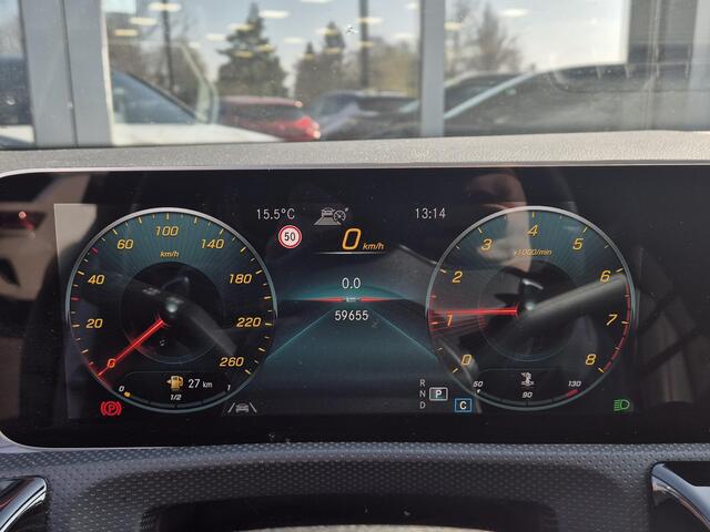 Mercedes-Benz CLA-KLASSE 200 Business Solution AMG | Navigatie | Panoramadak |