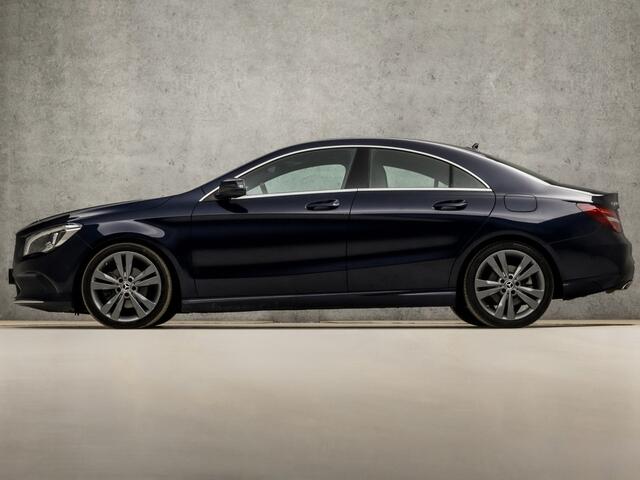 Mercedes-Benz CLA-KLASSE 180 Solution Sport Automaat (GROOT NAVI, CAMERA, LEDER, STOELVERWARMING, ZWART HEMEL, SPORTSTOELEN, PARKEERSENSOREN, LED KOPLAMPEN, NIEUWE APK, NIEUWSTAAT)