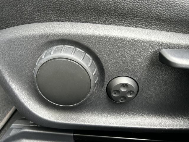 Mercedes-Benz CLA-KLASSE 180 Business Solution AMG Upgrade Edition | AMG | Automaat | Stoelverwarming | Navigatie | LED |