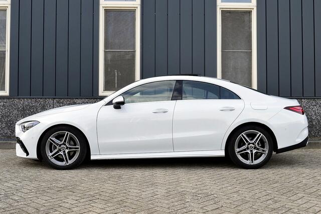 Mercedes-Benz CLA-KLASSE 180 AMG Line Rijklaarprijs-Garantie Panoramadak Matrix Led Apple Carplay/Android Auto