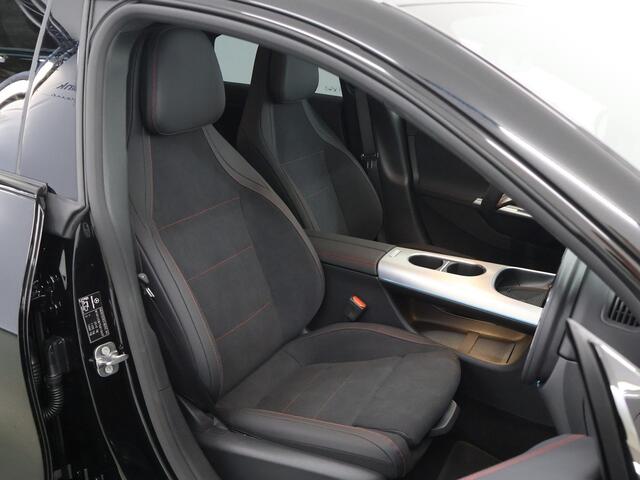 Mercedes-Benz CLA-KLASSE 250+ Business Solution AMG 85 kWh | Night | Panoramadak | Stoelverwarming | DISTRONIC | Achteruitrijcamera | Dodehoekassistent |