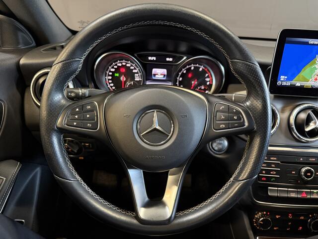 Mercedes-Benz CLA-KLASSE 180 Business Solution Automaat | Camera | Carplay | AMG Performance stoelen | Navi | Cruise
