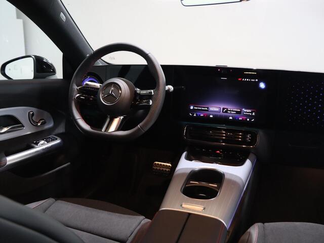 Mercedes-Benz CLA-KLASSE 250+ Launch Edition 85 kWh | Night | Panoramadak | DISTRONIC | Achteruitrijcamera | Dodehoekassistent |