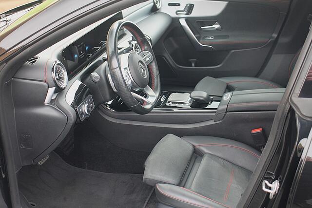 Mercedes-Benz CLA-KLASSE 200 Business Solution AMG