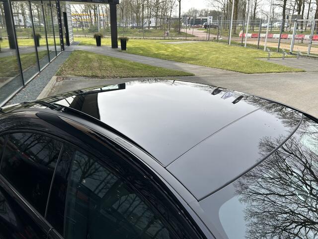 Mercedes-Benz CLA-KLASSE 250e AMG // Panoramadak // Carplay // MultiBeam LED // Sfeerverlichting // Night pakket // Keyless // 18" AMG