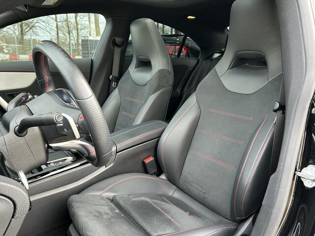 Mercedes-Benz CLA-KLASSE 250e AMG // Panoramadak // Carplay // MultiBeam LED // Sfeerverlichting // Night pakket // Keyless // 18" AMG