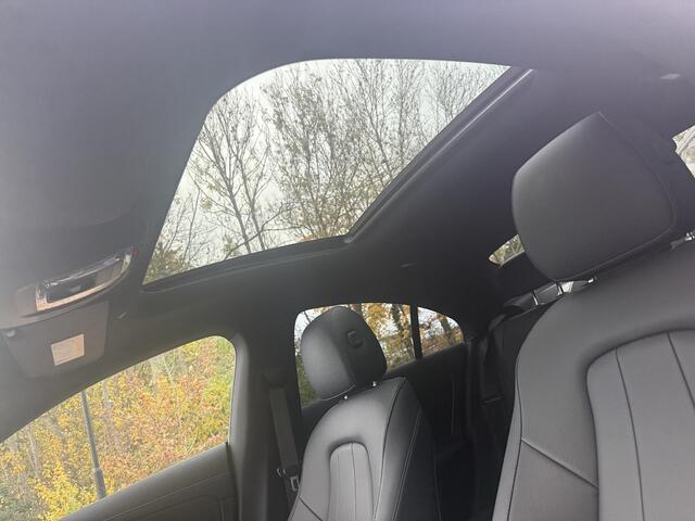 Mercedes-Benz CLA-KLASSE 180 | Panoramadak | Nightpakket |