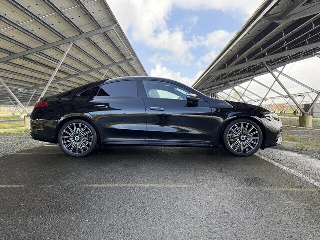 Mercedes-Benz CLA-KLASSE 180 Business Solution AMG | Night | Burmester | Panoramadak | AMG-line Plus | Premium Plus | Trekhaak | Massagestoelen |