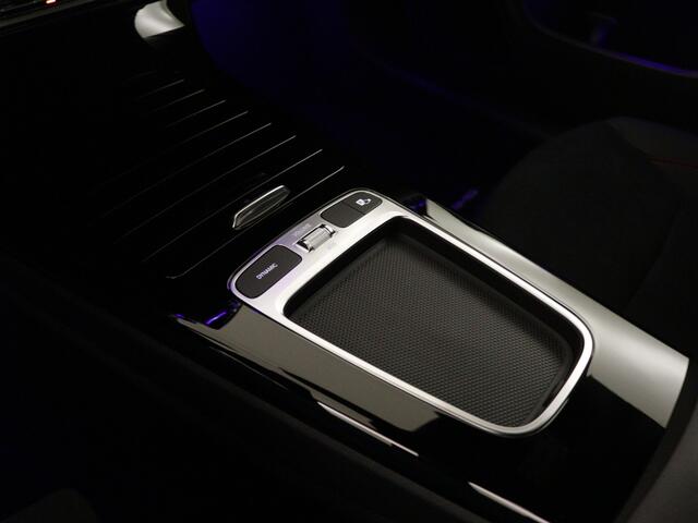 Mercedes-Benz CLA-KLASSE 180 AMG Line 5 spaaks lichtmetalen velgen | Nightpakket | Premium Pakket | Distronic | MB-paasweekend